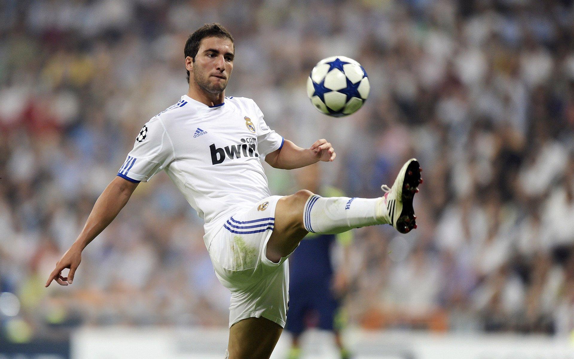 转会市场风云再起，豪门争夺战与新兴势力的崛起