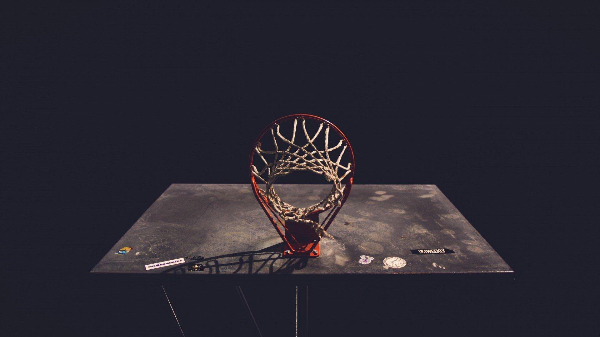 皇家马德里主场大胜巴塞罗那,西甲争冠形势再起波澜