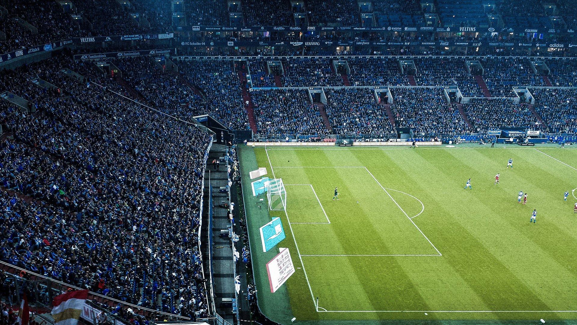 英超争冠白热化,曼城、阿森纳、利物浦三强鼎立,赛季末悬念迭起